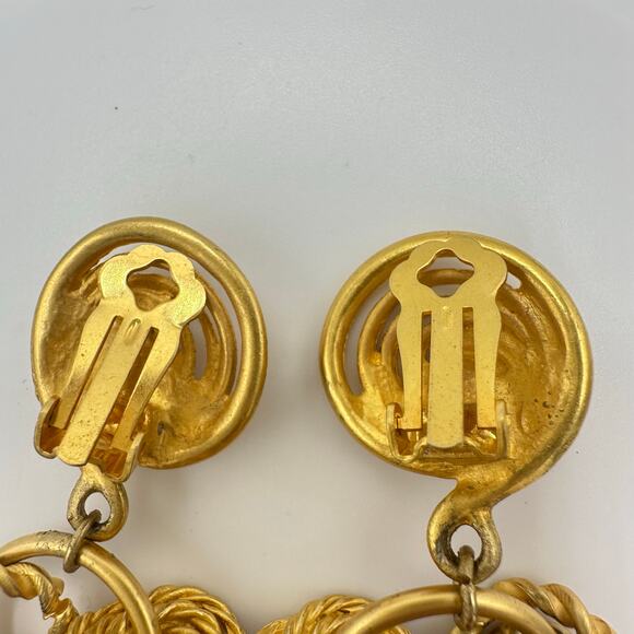 1980s vintage gold tone pink rhinestones massive faux pearl clip on earrings - Picture 7 of 9